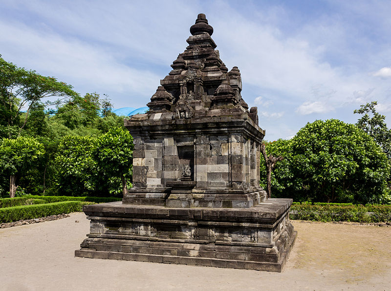 File:Gebang Temple, 29 December 2013 02.jpg