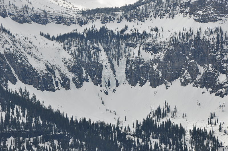 File:Glacier National Park May snow 5-7-2014 (14115640826).jpg