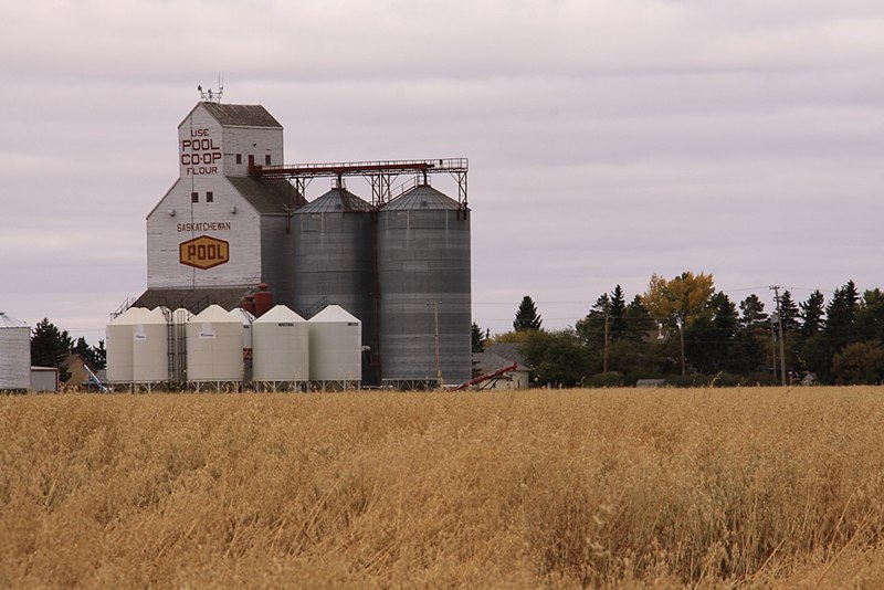 File:Grain elevator (9887197436).jpg