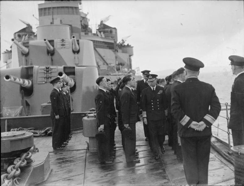 File:HMS Glasgow visit.jpg