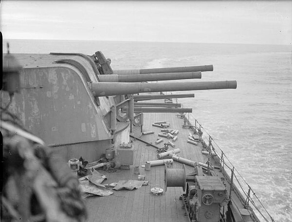 Mk XXII turret with rounded contours mounted on the Southampton sub-class