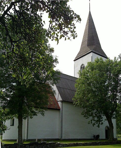 File:Hejdeby-kyrka-Gotland-total1.jpg