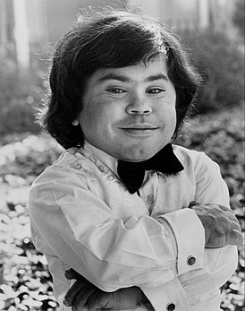 Herve Villechaize 1977.jpg