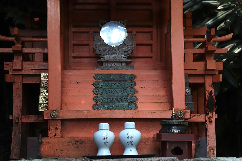 File:Hokora 神庫 on Nanzo-in (南蔵院) - Sasaguri - Fukuoka 01.jpg