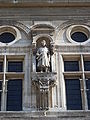 English: Statues of the City Hall in Paris, France Français : Statues de l'Hôtel de ville de Paris, France Italiano: Statue del Hôtel de Ville di Parigi, Francia