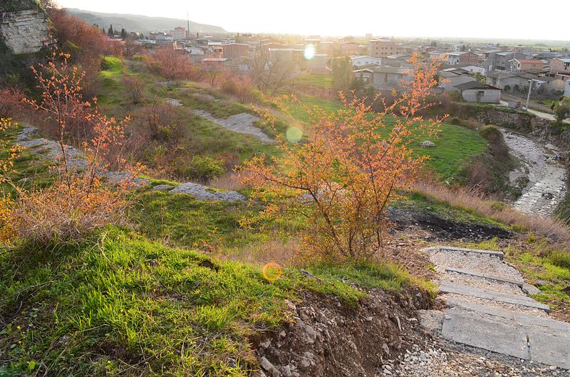 File:Hotu cave, a view to the sunset.JPG