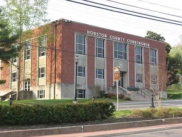 Houston County Courthouse in April 2014