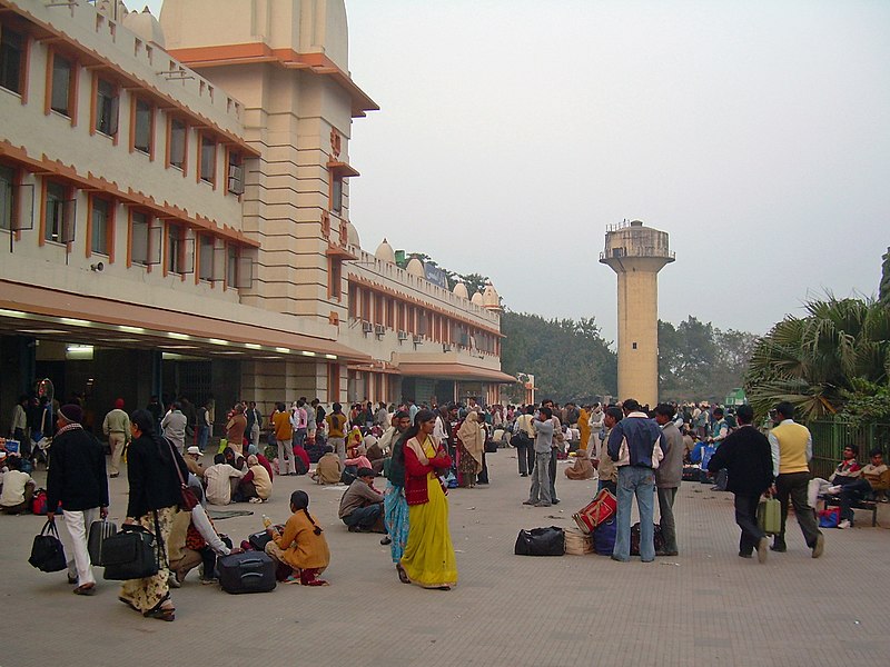 File:India - Varanasi - 039 - coming and going and waiting at the train station (2146294009).jpg