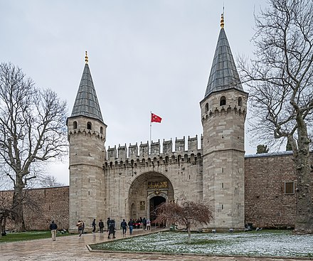 The Gate of Salutation, which leads into the Second Courtyard of the Topkapı Palace, the imperial seat between the 15th and 19th centuries. No one except officials and ambassadors were allowed through this gate. Even if you were let pass, you had to dismount here, as crossing on horseback was a privilege reserved for the sultan.
