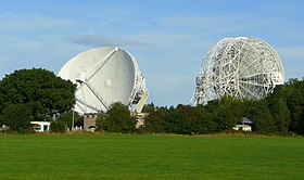 Jodrell Bank Radio Telescopes - geograph.org.uk - 949709.jpg