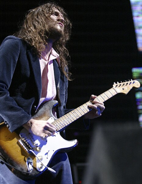 Frusciante with the Red Hot Chili Peppers in 2006