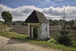 Придорожный храм в окрестностях