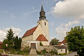 Kath. Pfarrkirche hl. Laurentius und Friedhof Dietmannsdorf.jpg