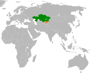 Mapa indicando localização da Cazaquistão e da Quirguistão.