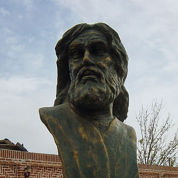 File:Khoy - Shams Tabrizi's tomb (cropped).jpg