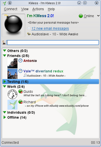 Fereastra principală și chat-ul KMess de pe KDE 4.3