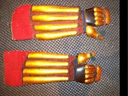 Han kote (half kote gauntlets).