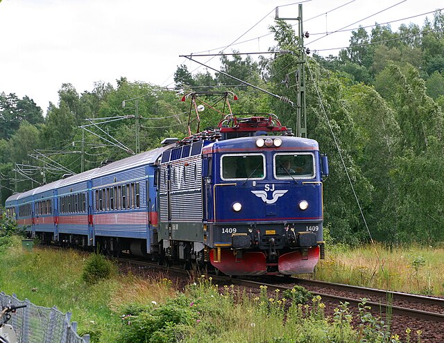 An Rc-hauled InterCity passenger train