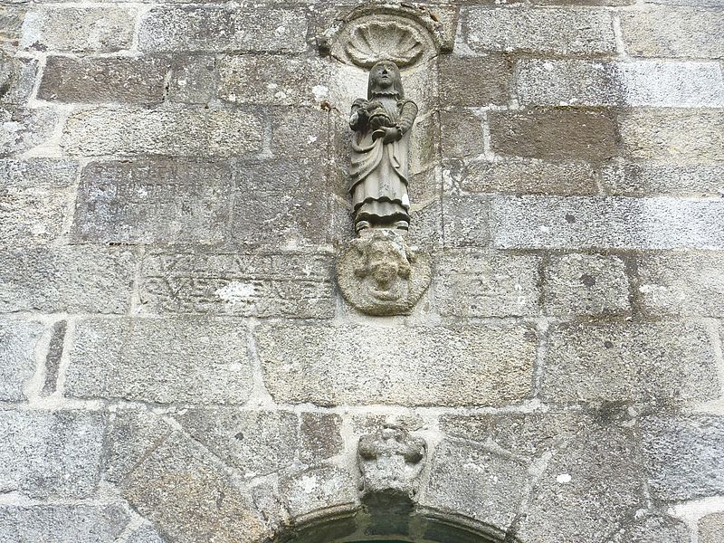 File:Landeleau 2 Eglise paroissiale Détail de la façade inscription.jpg