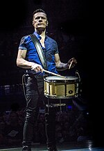 Vignette pour Larry Mullen Junior