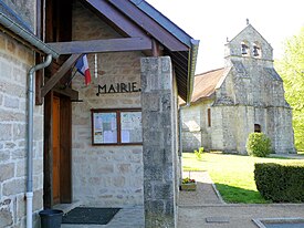 Lestards - La mairie et l'église Saint-Martial.JPG