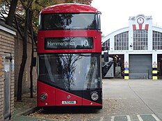 London United otobüs LT156 (LTZ 1156), Stamford Brook garajı, 23 Ekim 2014.jpg