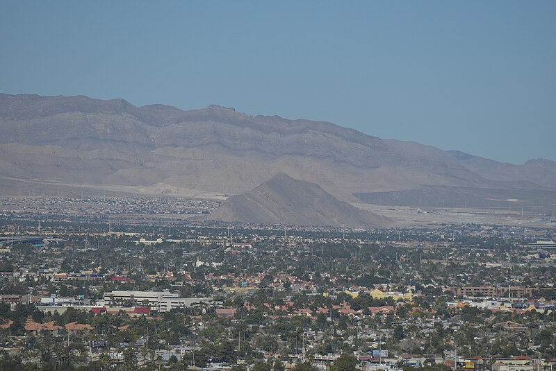 File:Lone Mountain.jpg