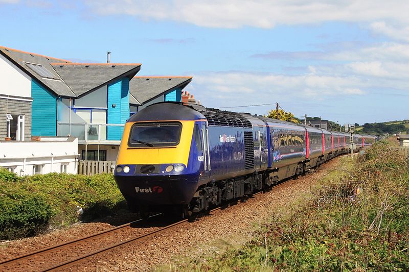 File:Long Rock - fGWR 43087-43030 down train.JPG