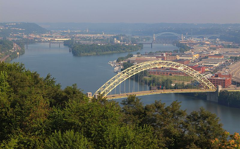 File:Looking downstream along the Ohio River (20959960398).jpg