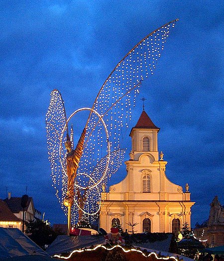 Ludwigsburger Barock Weihnachtsmarkt mit Lichtengel und Kirche
