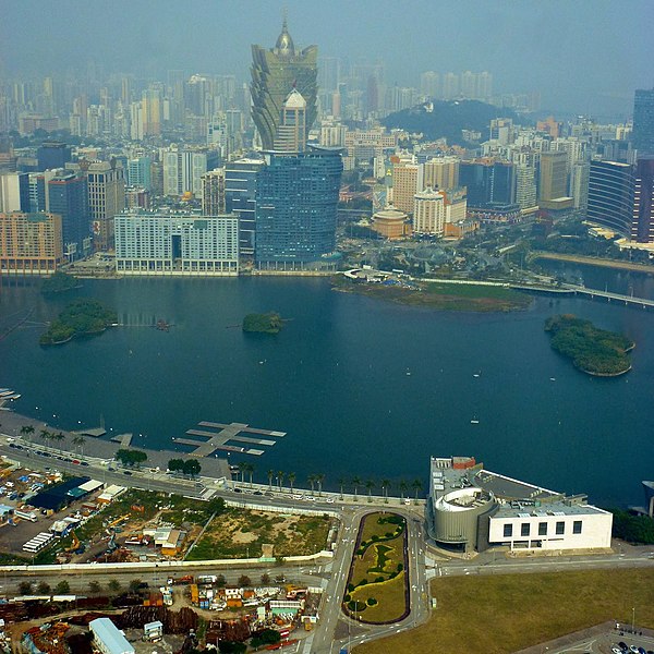 File:Macau Tower Convention ^ Entertainment Centre. 澳門旅遊塔會展娛樂中心 - panoramio (1).jpg