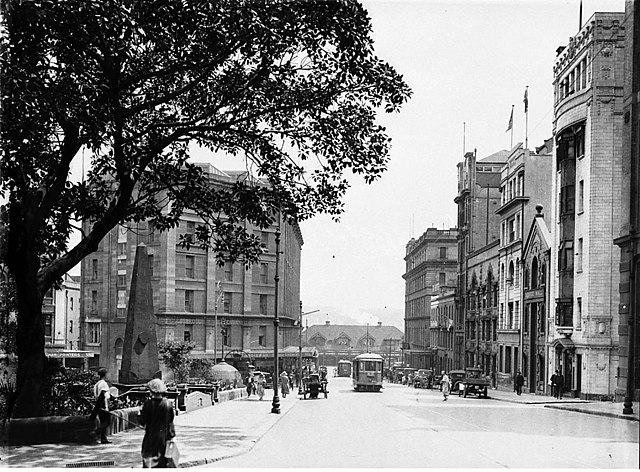Macquarie Place in the 1920s