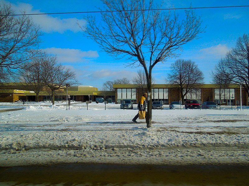 File:Madison Memorial High School - panoramio.jpg