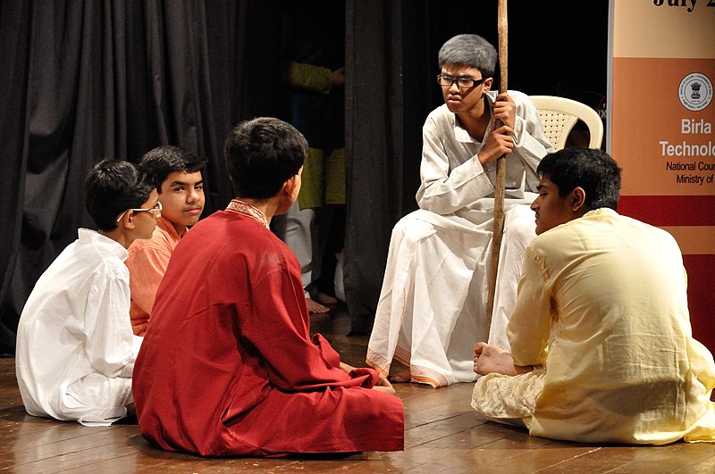 File:Matir Pare Thekai Matha - Science Drama - Apeejay School - BITM - Kolkata 2015-07-22 0707.JPG