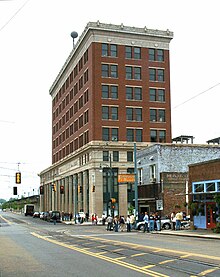 Side view of the station in 2002 Memphis Central 020427.jpg