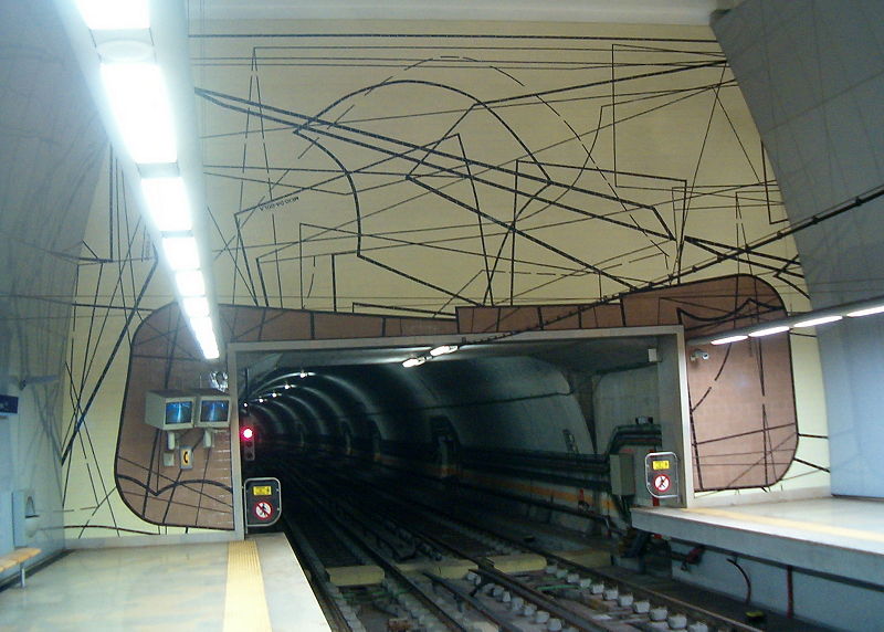 File:MetroAlfornelos3.JPG