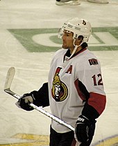Fisher with the Ottawa Senators, November 2009. Mike Fisher (4144850605).jpg
