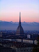 La Mole con le Alpi sullo sfondo