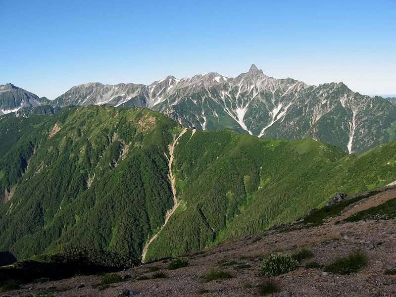 File:Mt.Yarigatake from Mt.Otenshodake 02.jpg