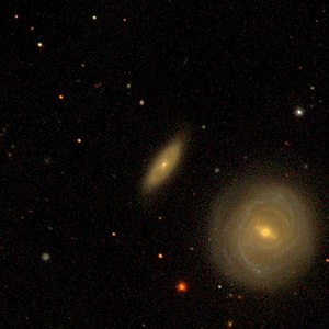 SDSS image of NGC 2961, NGC 2959 (r.)