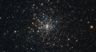 Az NGC 6293 gömbhalmaz képe a Hubble Űrtávcsővel