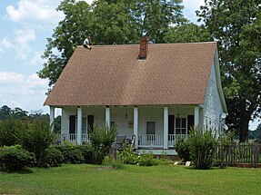 Nelson House Latham červen 2013.jpg