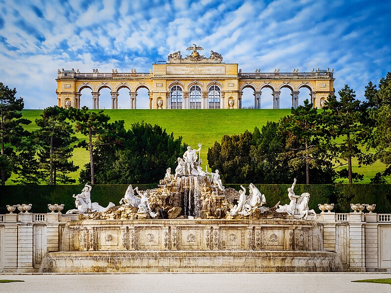 File:Neptune Fountain Schönbrunn.jpg