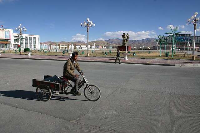 The main square in Shiquanhe