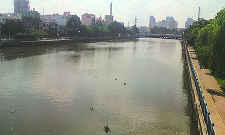 Tập_tin:NhieuLoc-ThiNghe_canal_from_BuiHuuNghia_Bridge.jpg