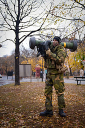 A Norwegian soldier with the FGM-148 Javelin Norwegian javelin.jpg