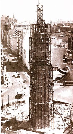 Obelisco de Buenos Aires en construcción