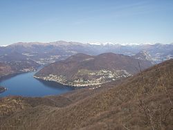 Le lac de Lugano vu de la montagne Orsa