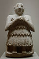 Statuetta adorante. Venivano poste nei templi perché pregassero in eterno per il donatore. Alabastro, Protodinastico III (ca. 2400 a.C.).