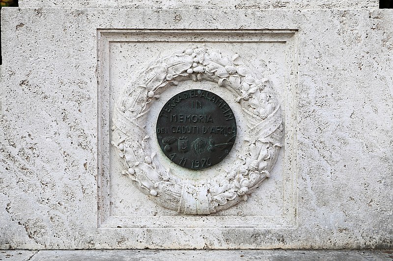 File:Osvaldo fratini, monumento ai caduti di san vincenzo nella grande guerra, 1925, 04 lapide ai caduti di el alamein, 1976.jpg